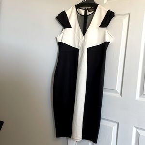 Kardashian Collection: Black and white midi dress. Size 16